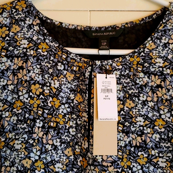 Banana Republic never worn blouse - Picture 2 of 4